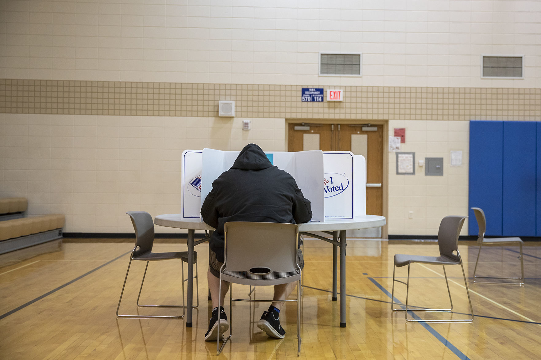 110718-nws-voting006